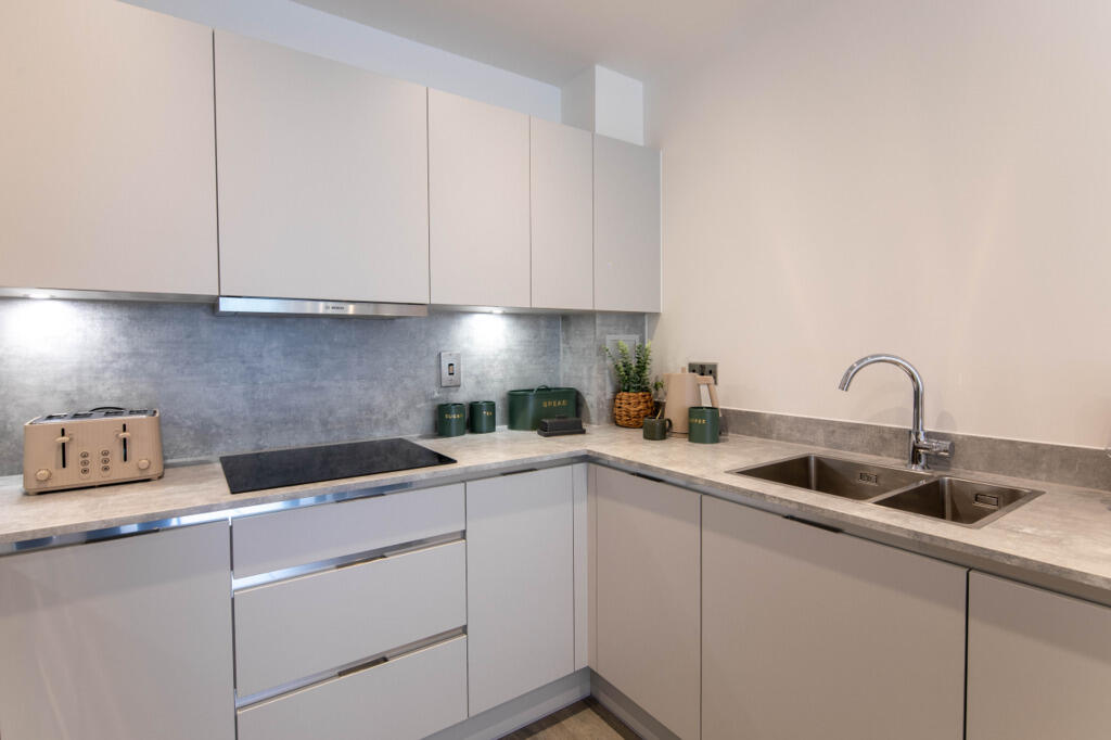 Apartment in Bristol, Bower Ashton, Ashton - View 2