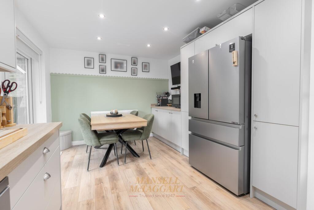 House in Reigate and Banstead, Horley - More