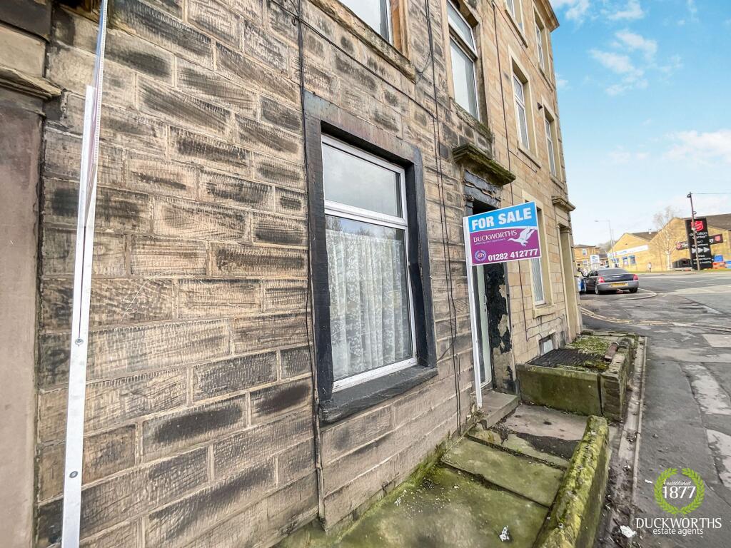 5-bed terraced on Westgate, Burnley, BB11, £160,000