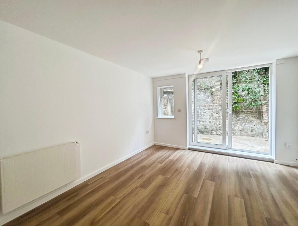 Old Christchurch Road, Bournemouth - Widok 3