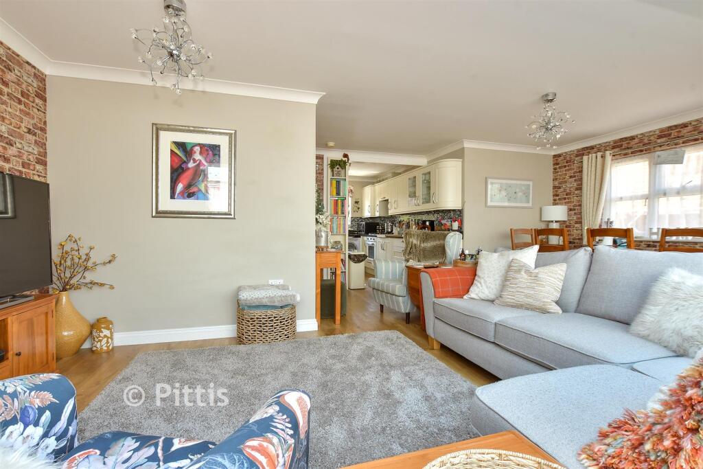 House in Sandown, Yaverland - View 5