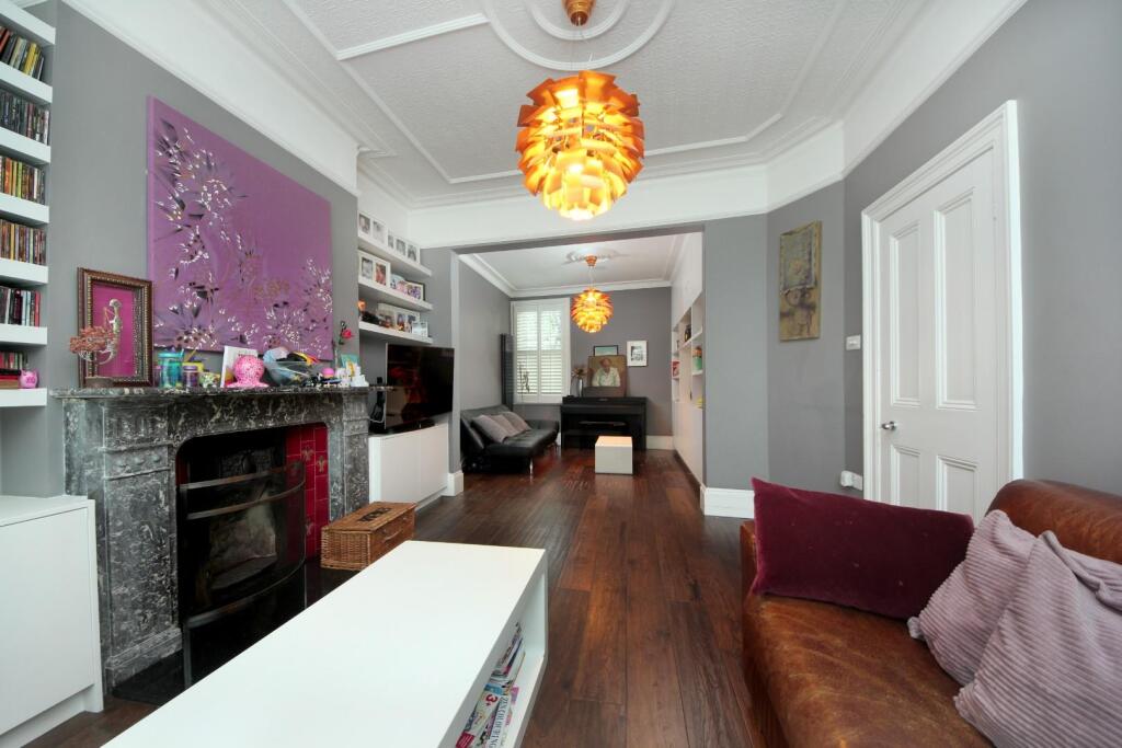 House in London - View 2