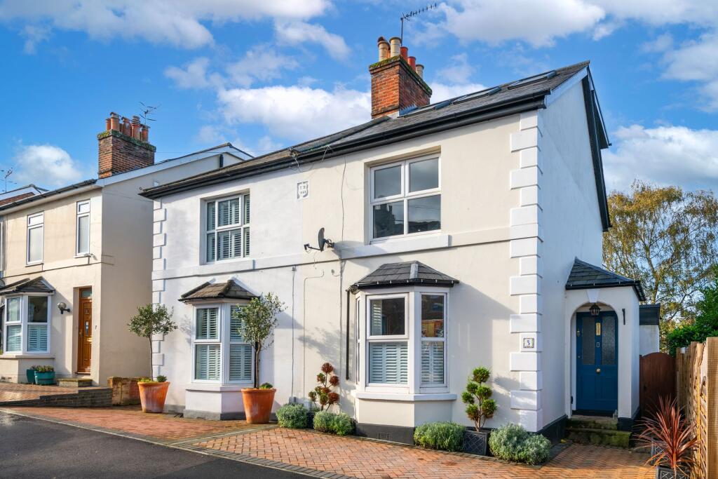 Main image of property: Effingham Road, Reigate, RH2