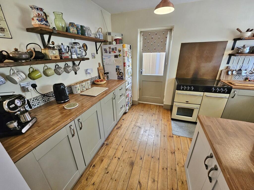 House in Fareham, West End - More