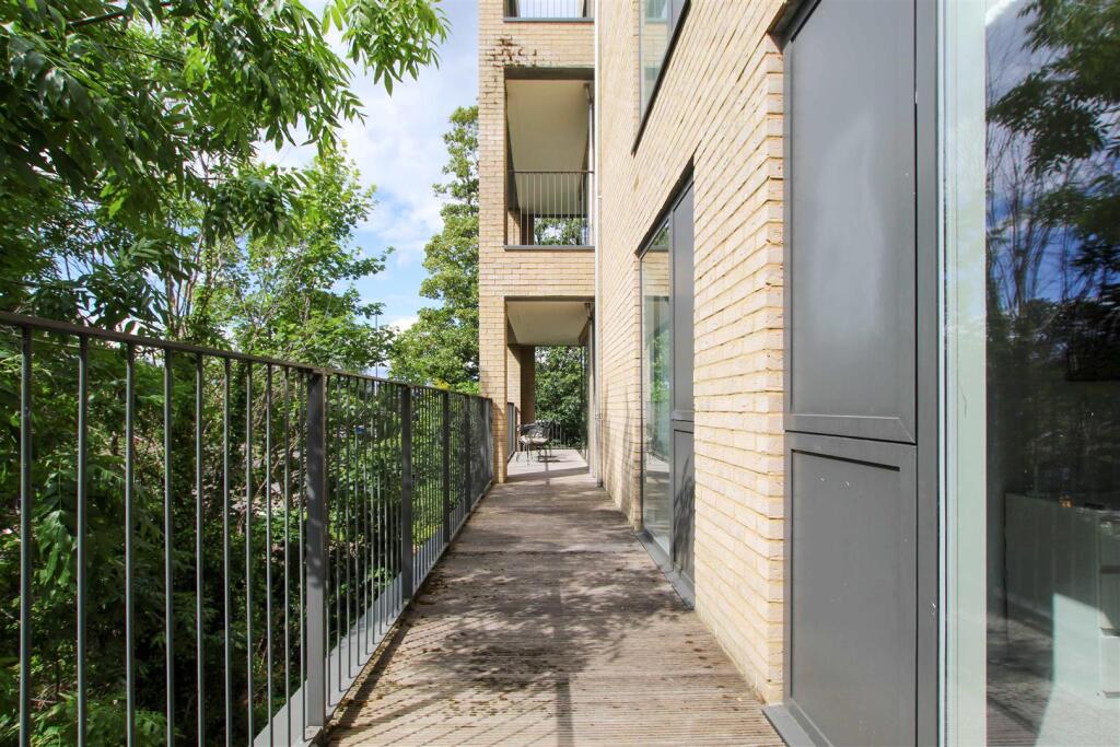 Seekings Close, Trumpington, Cambridge photo 4