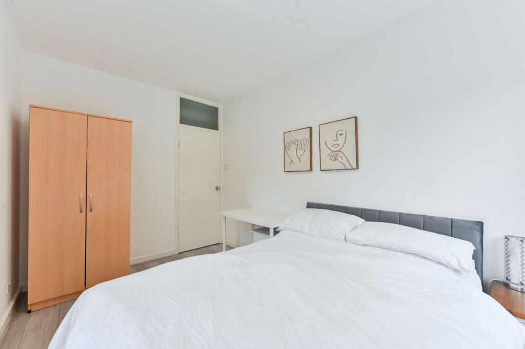 Apartment in London - More