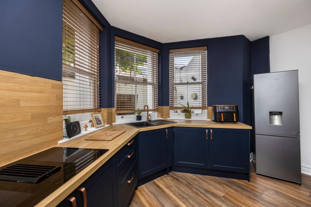 Apartment in Brighton - View 5