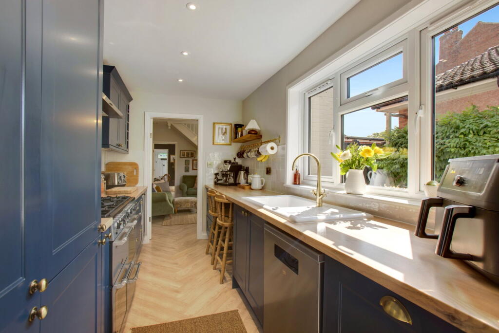House in Rushcliffe, Radcliffe-on-Trent - More