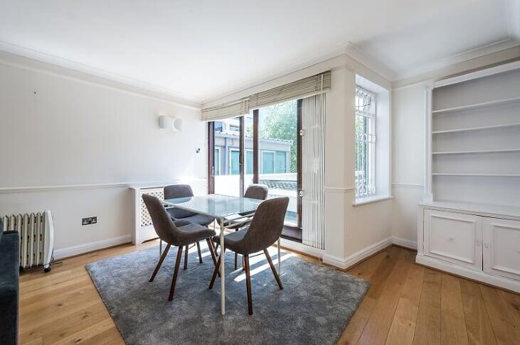 2 bedroom mews property for rent