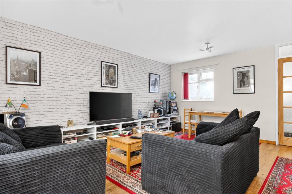 Apartment in Bracknell - View 4
