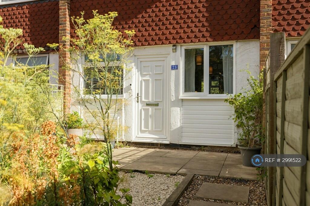 Main image of property: Alanthus Close, London, SE12