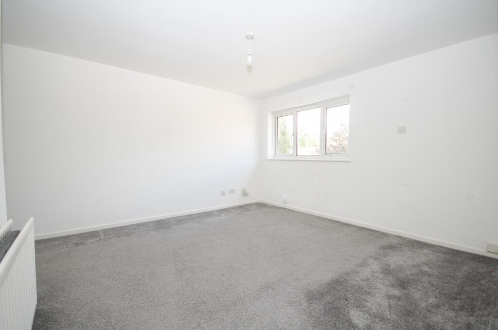 Apartment in Eastleigh, West End - View 4