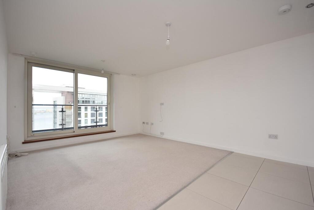 Apartment in Cardiff - View 3