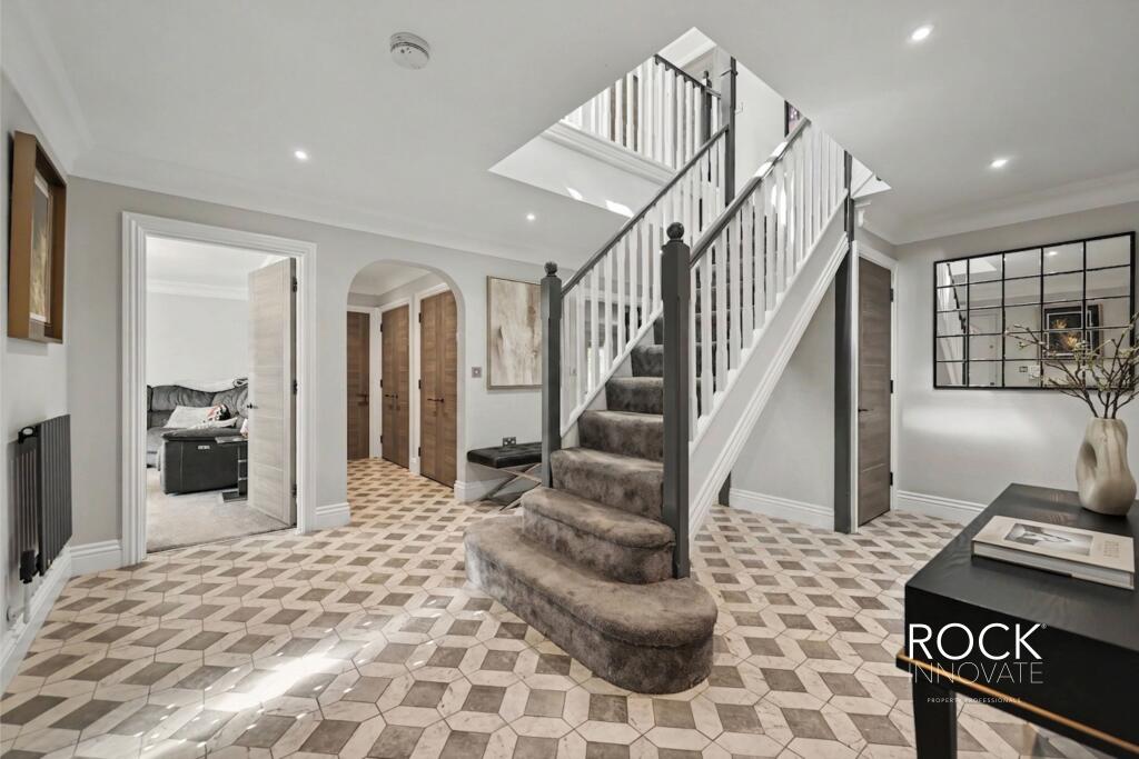 House in Solihull, West Midlands - View 4