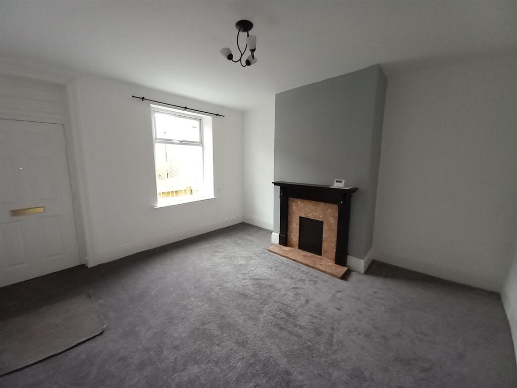 House in Bradford - View 4