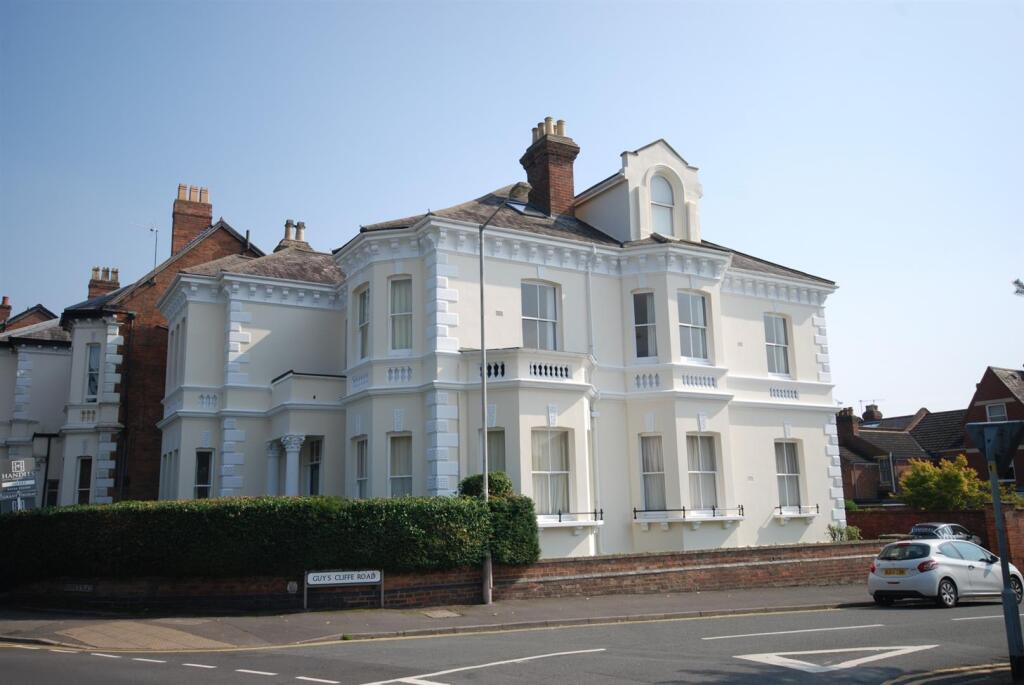 Main image of property: 27 Warwick Place, Leamington Spa