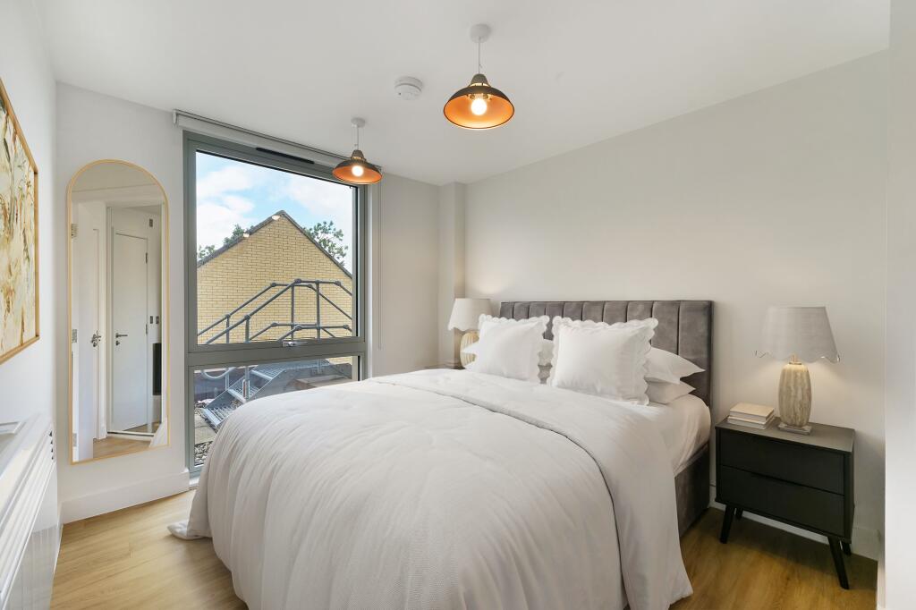 Apartment in Milton Keynes - View 4