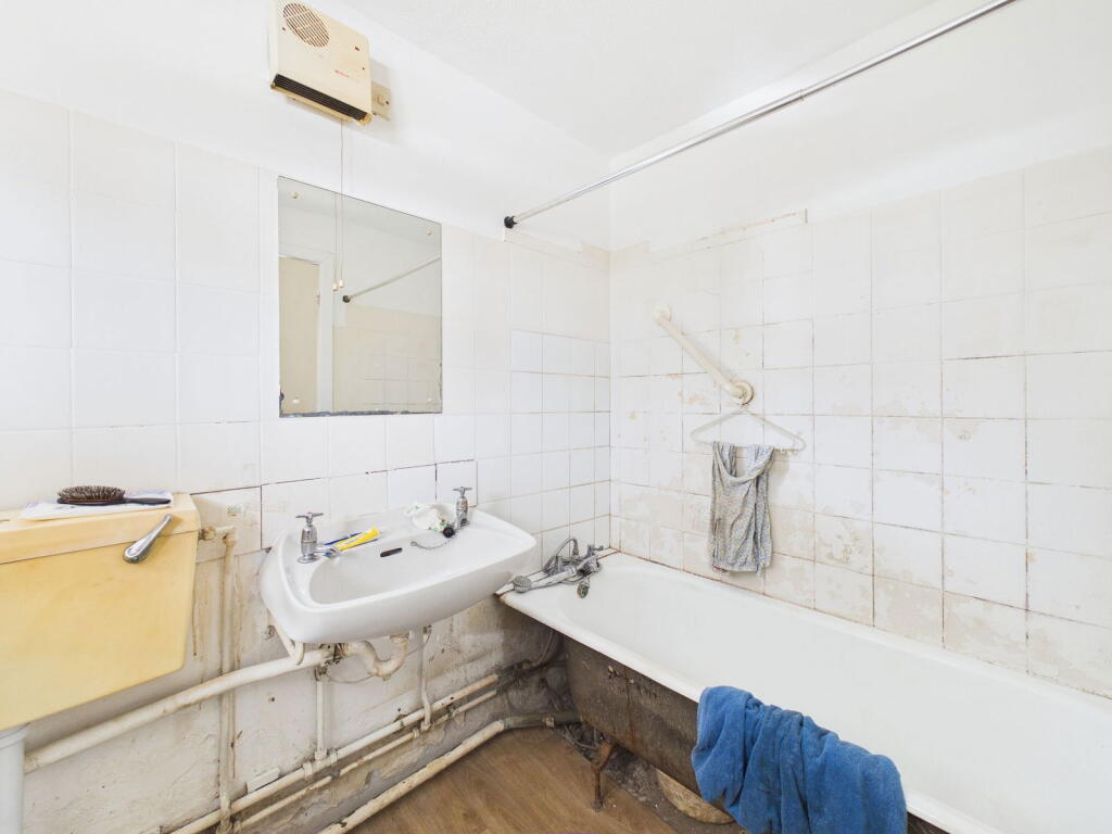 Mill House, Seamill Park Crescent, Worthing, BN11 2PS photo 3