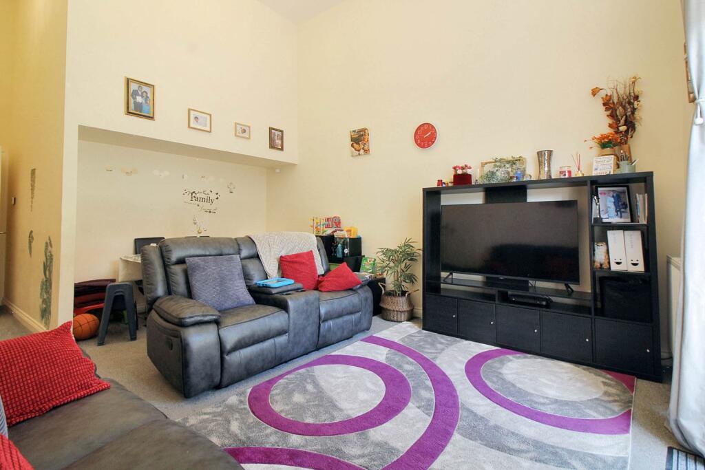 House in Aylesbury, Buckinghamshire - View 5