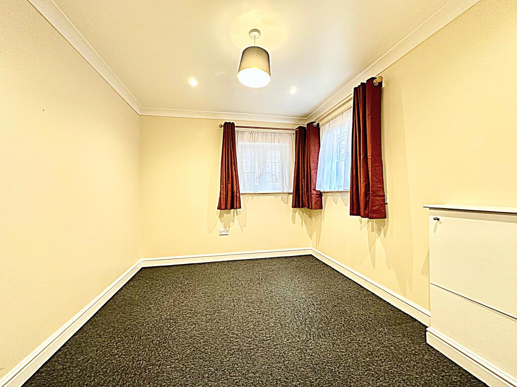 Apartment in Milton Keynes - View 5