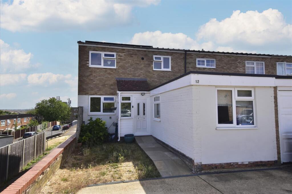 Main image of property: Kestrel Close, Berkhamsted