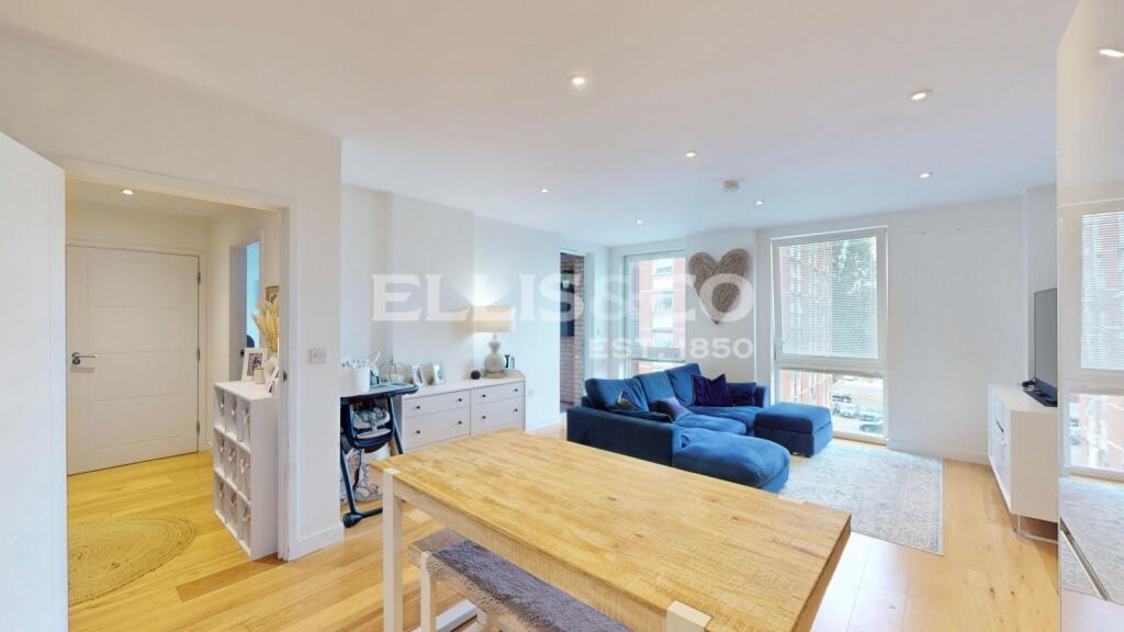 Apartment in Southall - View 5