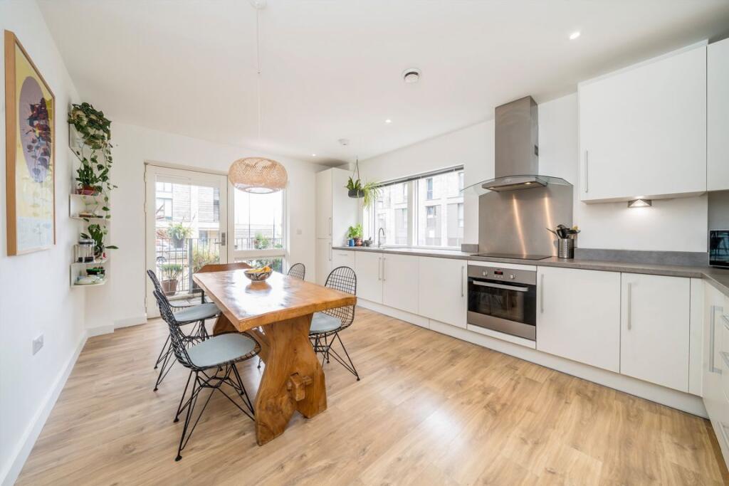 Apartment in London - View 3