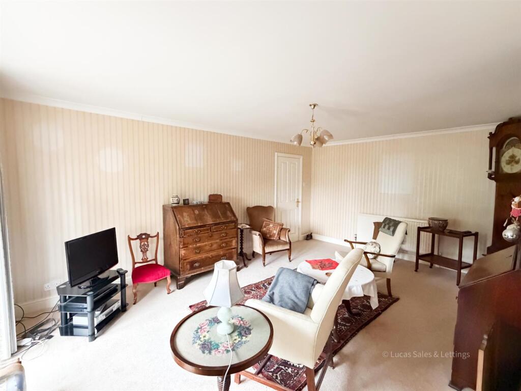 Apartment in Northampton - View 4