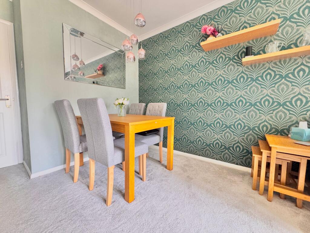 House in Southampton - More