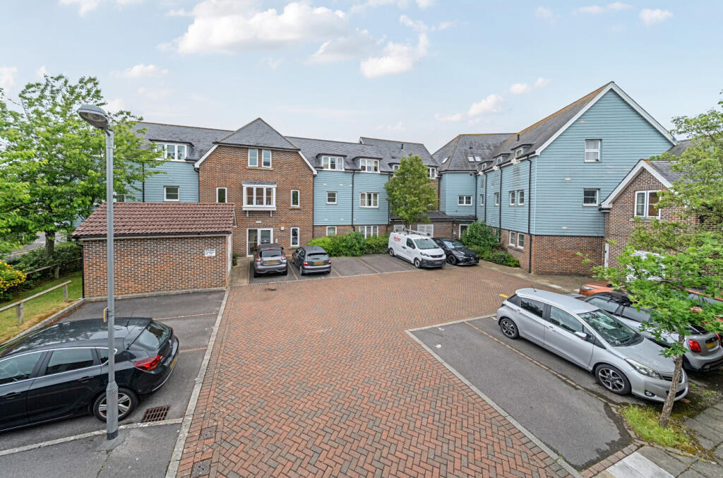 Main image of property: Broadacre Place, Fareham, Hampshire, PO14