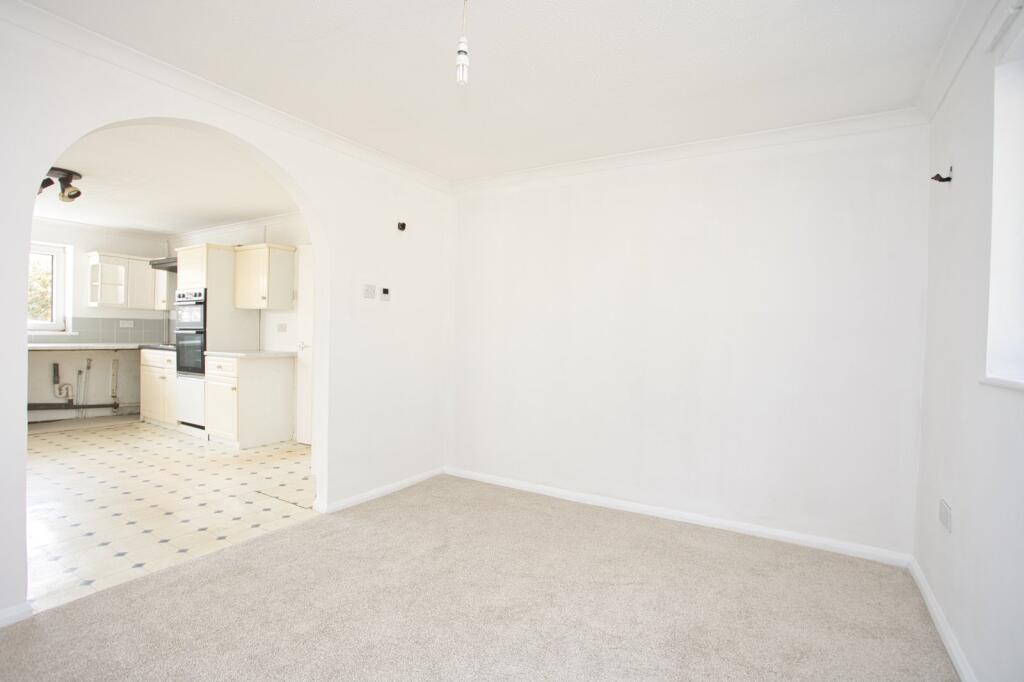 Birkdale Drive, Folkestone, Kent, CT19 photo 3