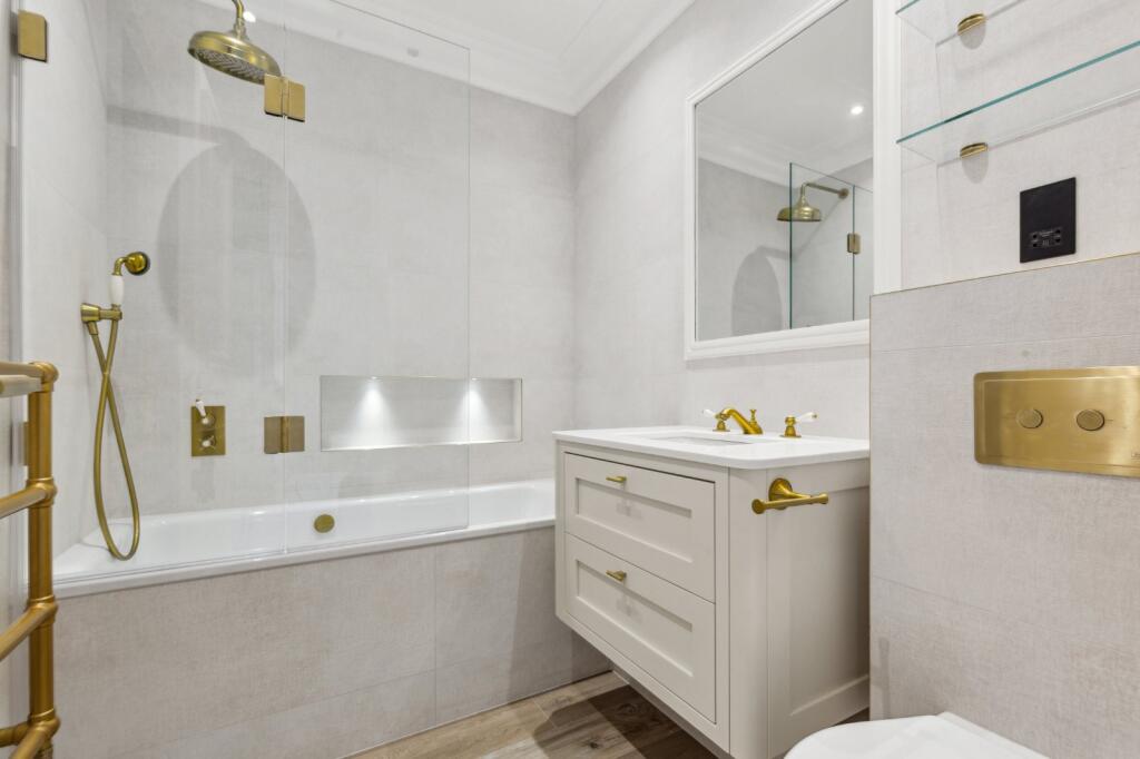 Apartment in London - More