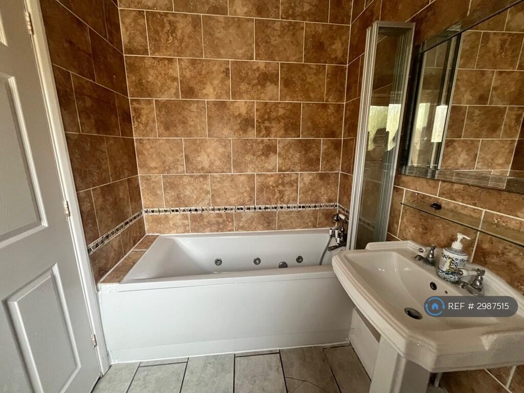 House in London - View 5