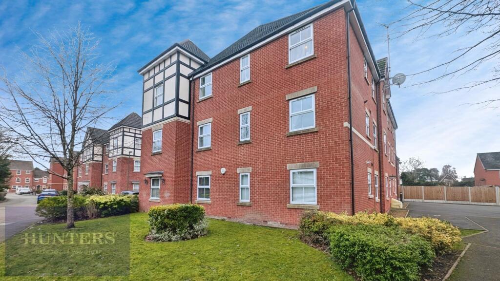 Main image of property: Snitterfield Drive, Shirley, Solihull B90 4AZ