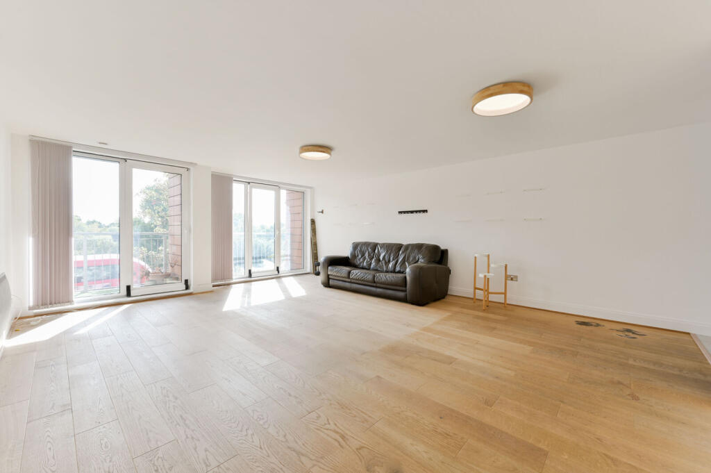 Apartment in Twickenham - View 2
