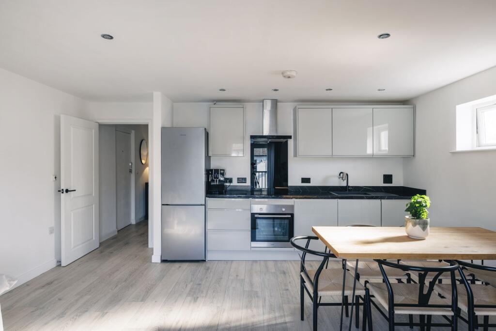 Apartment in Tandridge, Whyteleafe - View 3