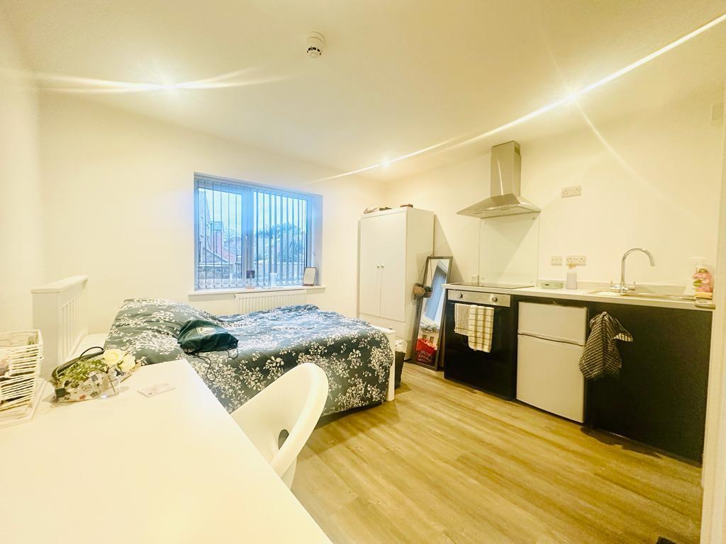 Studio flat for rent