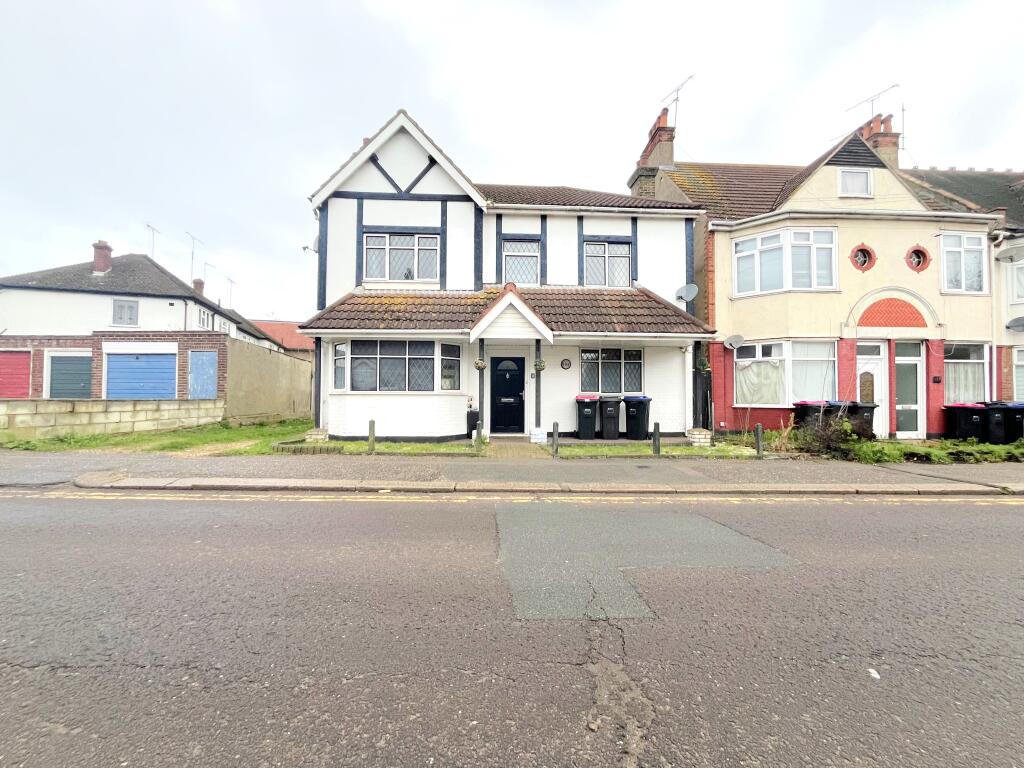 Main image of property: Southbourne Grove, Westcliff-on-sea, Southend-on-sea