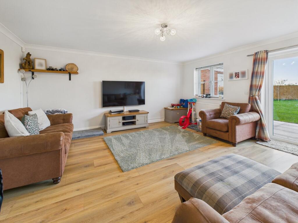 Basin Road, Outwell, PE14 photo 3