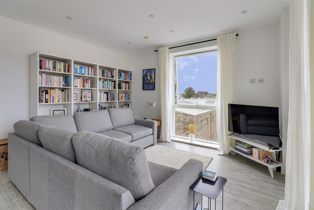 Apartment in Cambridge - More