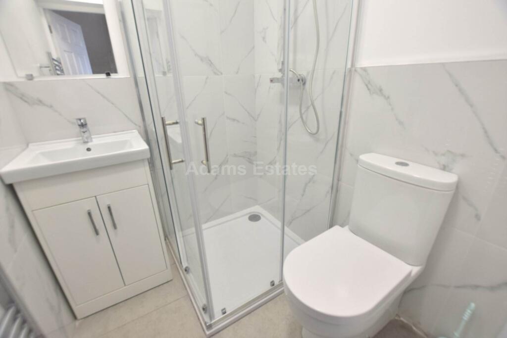 Apartment in Reading - View 4