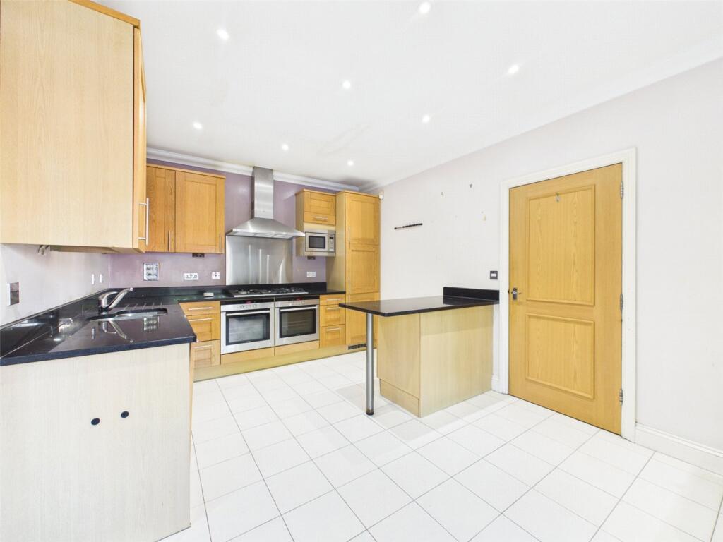 House in Twickenham - View 3