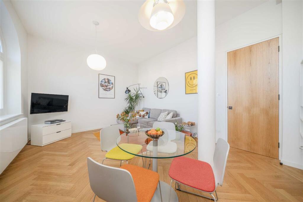 Apartment in London - View 5