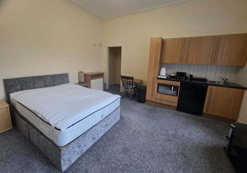 Main image of property: 24 Wheathouse Road, Huddersfield, West Yorkshire, HD2