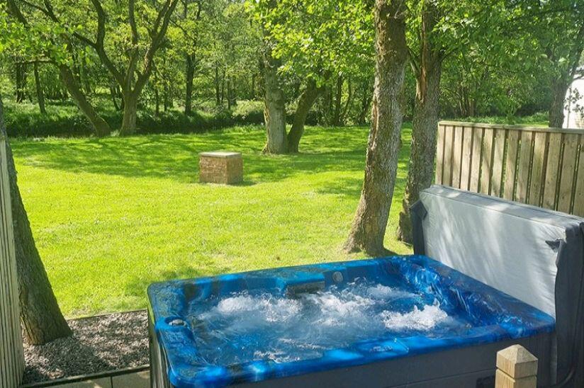 Two Bed Lodge, Campsie Glen Holiday Park, Strathblane Road, Fintry, Glasgow, G63 0LP