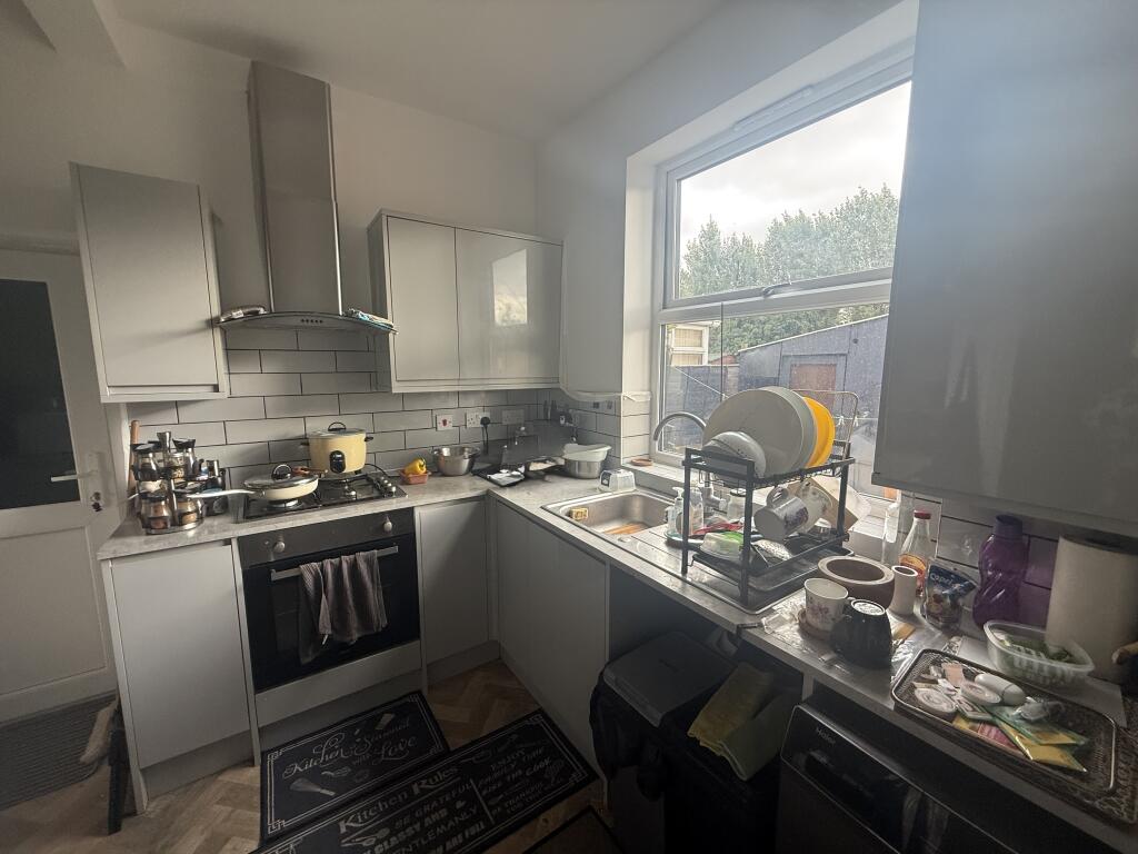 House in Wolverhampton, West Midlands - View 4