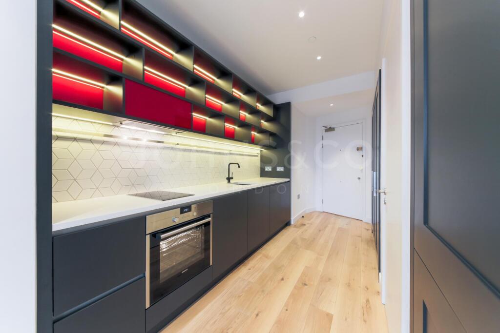 Main image of property: Grantham House, London City Island, E14