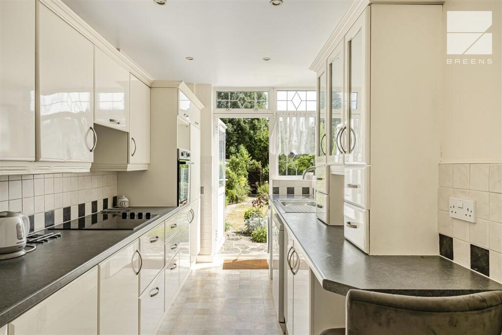 House in London - View 5