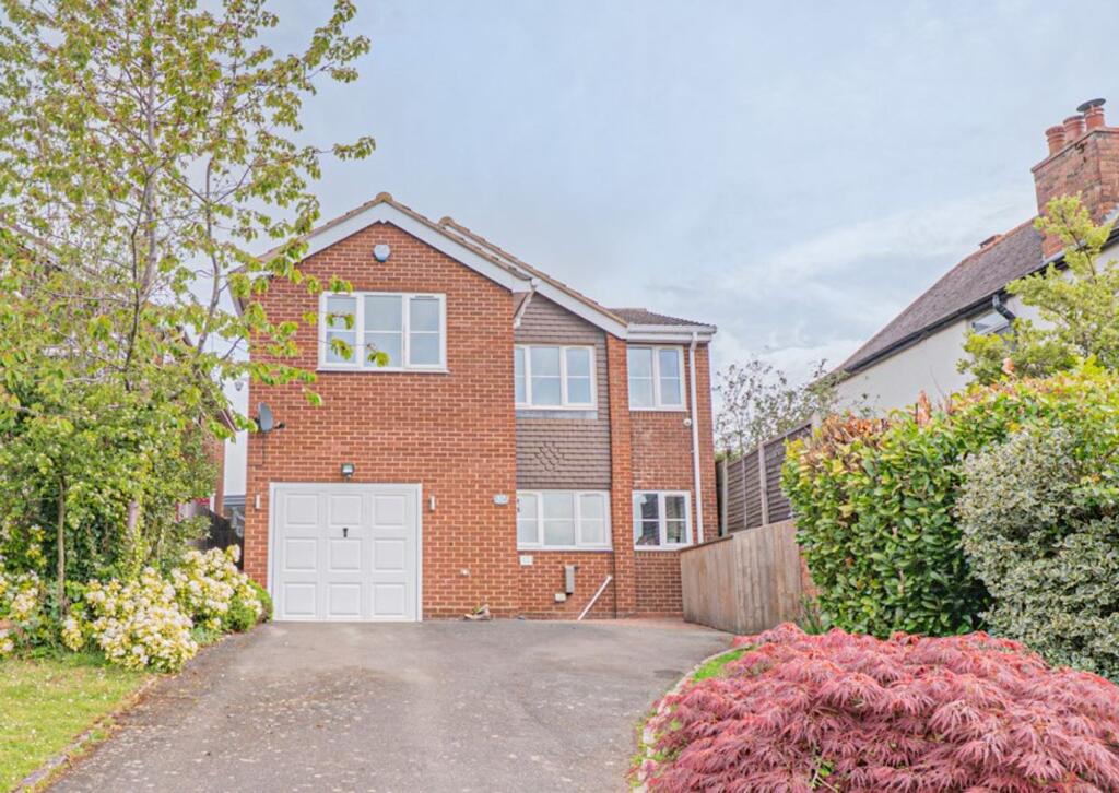 4-bed detached on Main Road, Meriden, CV7, £560,000