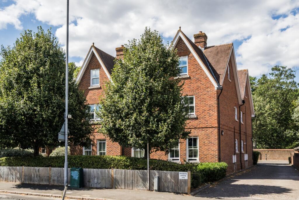 Main image of property: Kingston Vale, London, SW15